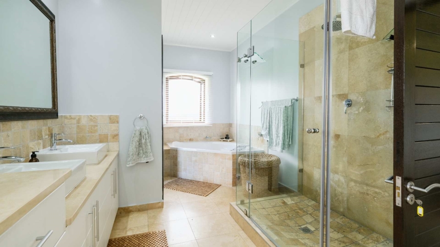 5 Bedroom Property for Sale in Oubaai Western Cape